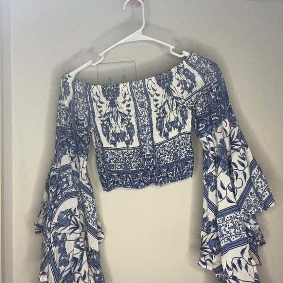 Three Days (LF) off the shoulder cropped top with flowy sleeves - Picture 2 of 4